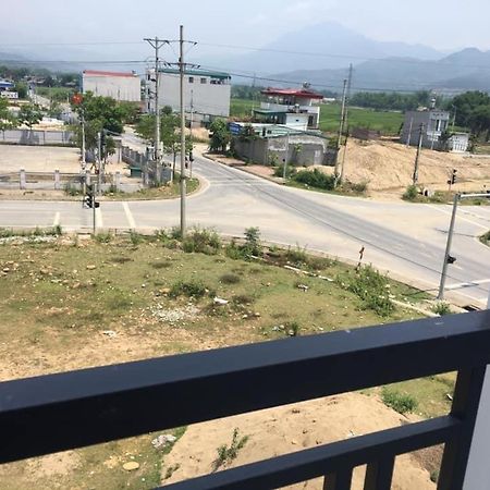 Nha Nghi Cu Ti Bed & Breakfast Ban Cong Na Exterior foto